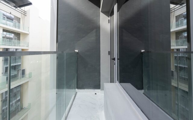 Spacious Studio in Oasis 714