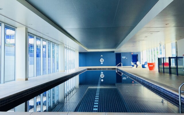 Astonishing Docklands View Deluxe Room