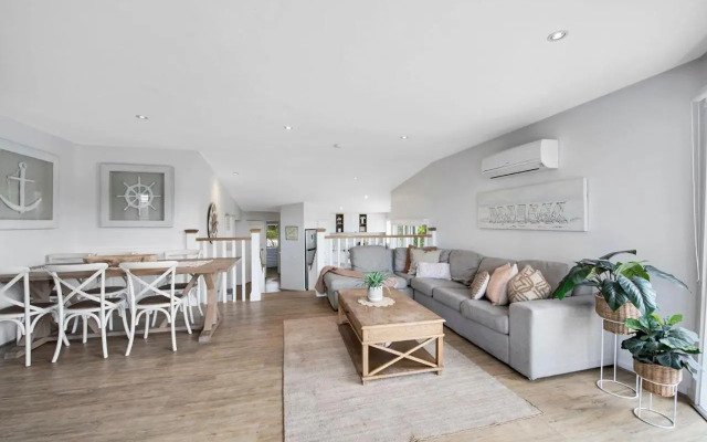 Peninsula Retreat