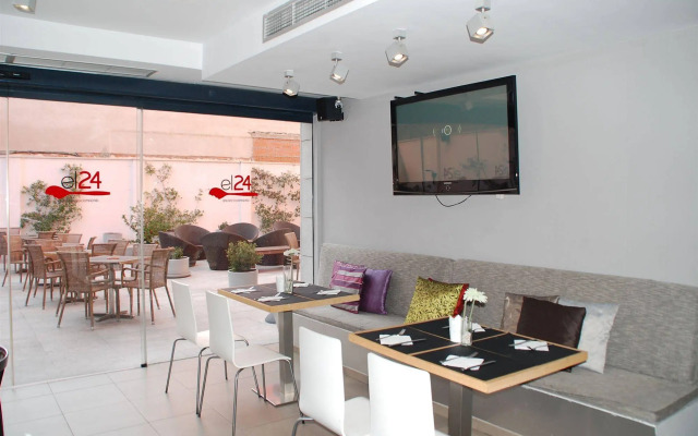 Eco Alcala Suites