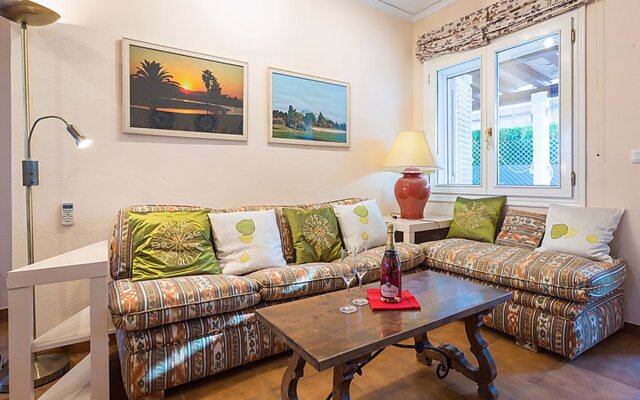 Club Sevilla I / Manzana I