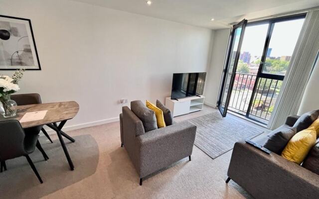 Impressive 1 Bed Apartment - Chavasse Apartments