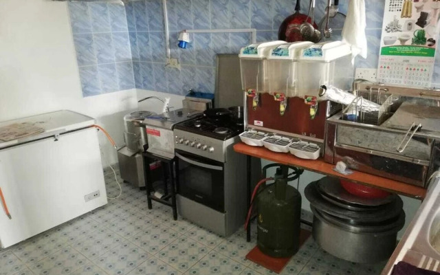 Guest House Hotel Chrisna - Hostel