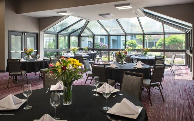 Courtyard Lincroft Red Bank