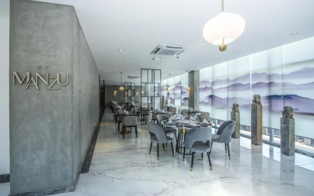 Ocean V Hotel