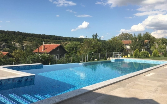 Luxurious Sunset Villa with Pool