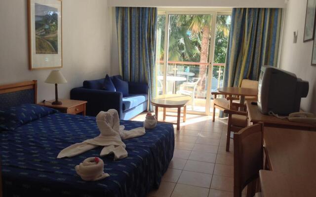 Paphos Gardens Holiday Resort - Hotel And Apartments