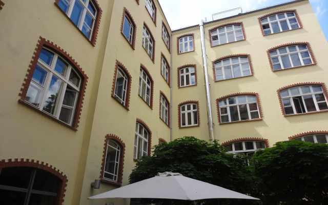 Hotel 103