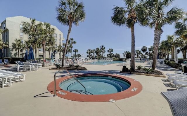 Shorewood 310 by RedAwning