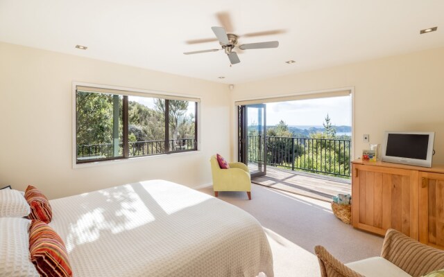 Te Koha Lodge - Adults Only