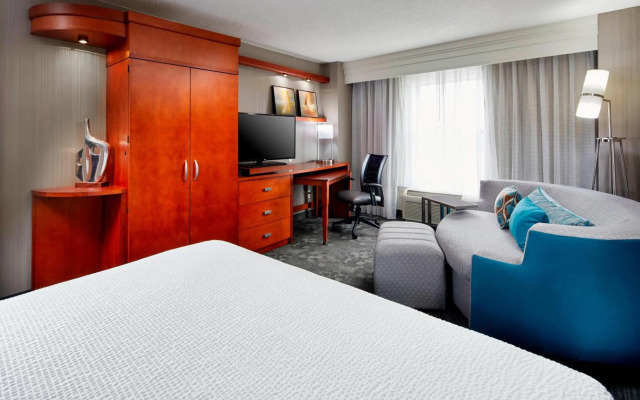 Courtyard by Marriott Hamilton