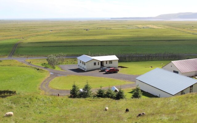 Skammidalur Guesthouse