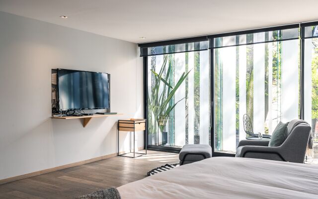 Casai Luxury Designer Apt in the Best Location