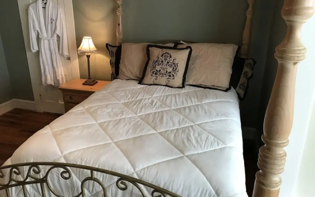 The Groome Inn