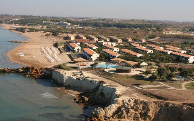 Kamarina Resort