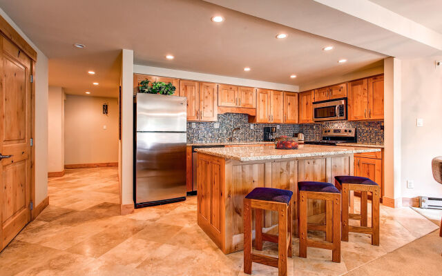 Powderhorn Condominiums by Ski Country Resorts