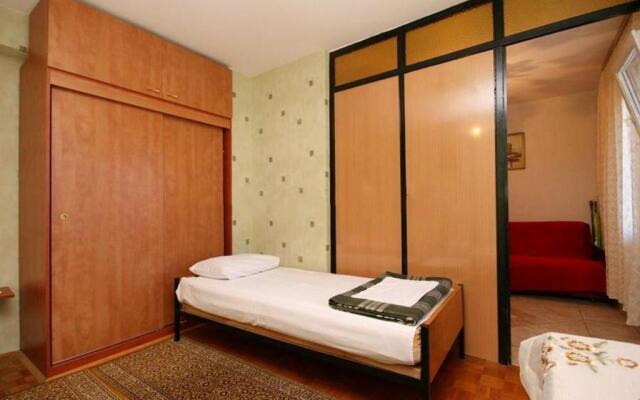 Apartments Ivy - 300 m from beach
