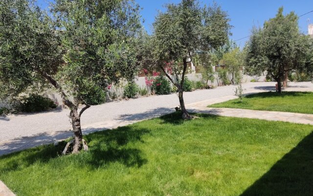 Almmos mezzanine apartments Kalamaki