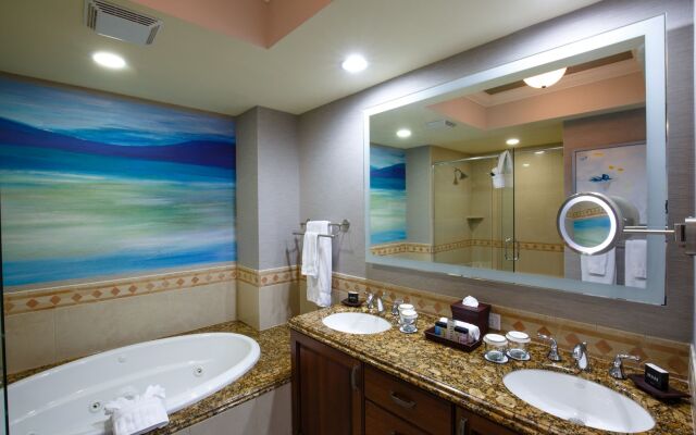 Naples Bay Resort & Marina