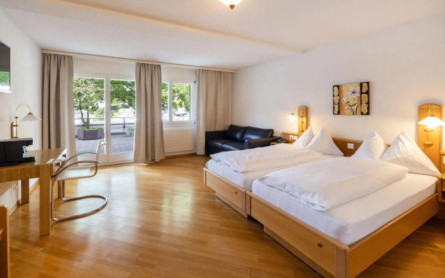 Strandhotel Seeblick – Guest Rooms – Spiez