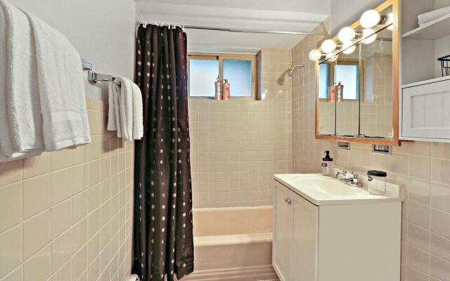 Lush 1BR Apt in Quiet Arlington Heights