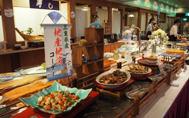 Toba Seaside Hotel