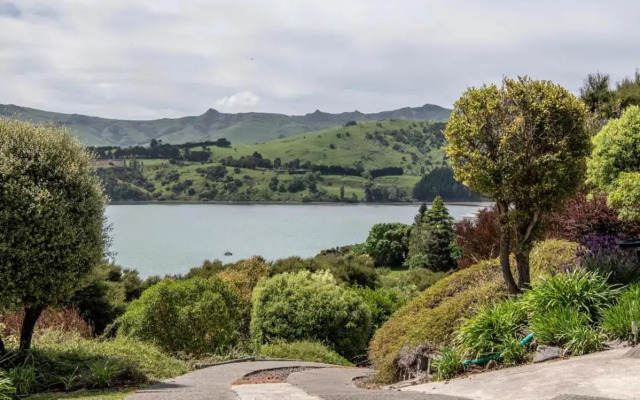 Kingfisher's Perch - Takamatua Holiday Home