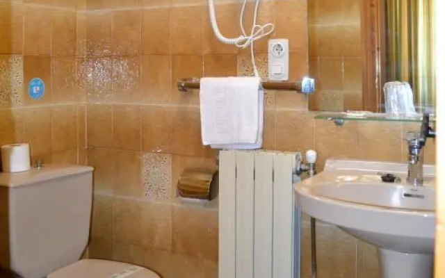 Hostal Aribel Longinos