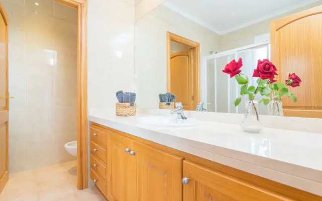 Goixa in Lloseta With 3 Bedrooms and 2 Bathrooms