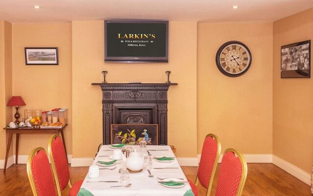 Larkin's Pub, Restaurant, and B&B