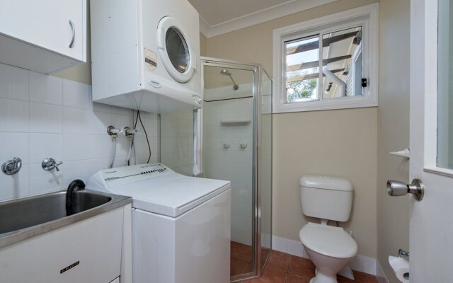 Longboard, 11 Boulder Bay Road