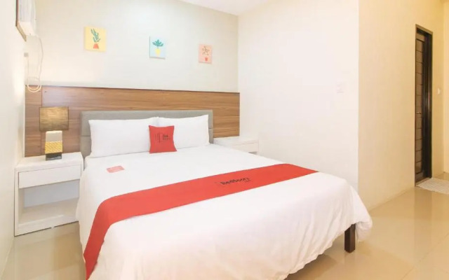 RedDoorz @ Leoncia Apartelle Mandaue City