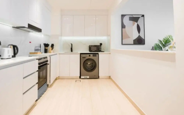 Easygo-- Amazing 1bdr Binghatti Heights
