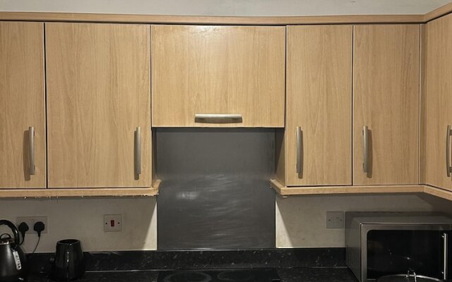 Immaculate 2-bed Apartment in Greenhithe