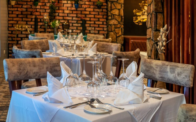 A'lure Hotel & Residences