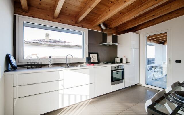MyHomeInComo -  White Attic