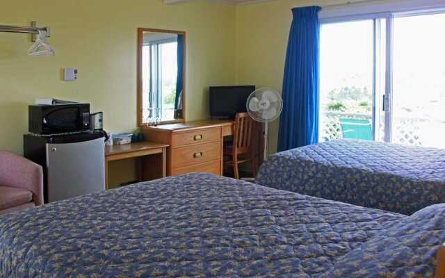 Topmast Motel