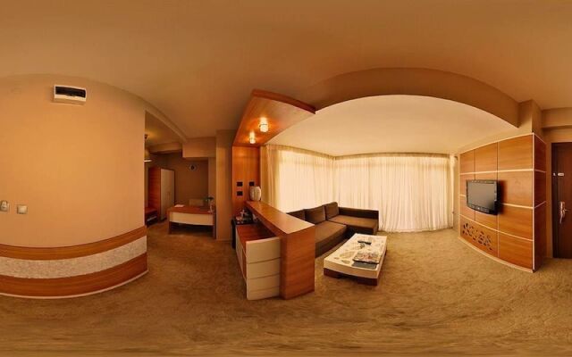 Roof Garden Hotel