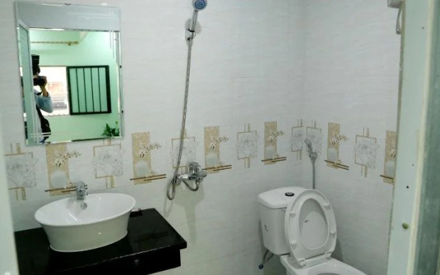 Giang Son Hostel