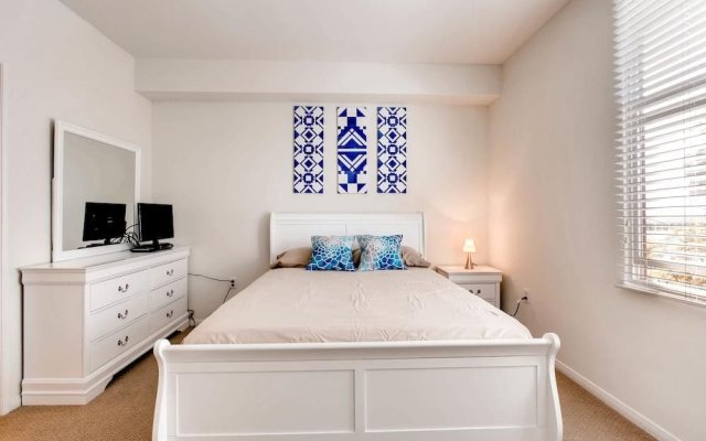 2 Bedroom Triplex Steps from Balboa Park