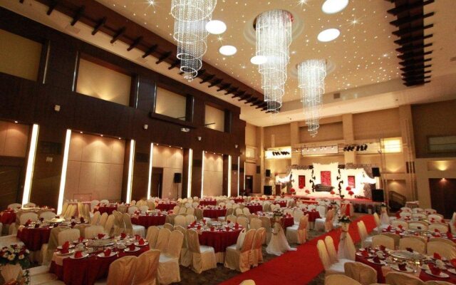 M Suites Hotel