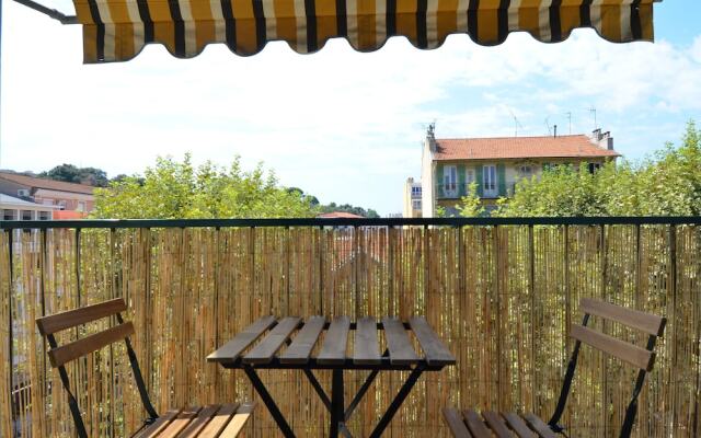 Cosy Apartment 4 Persons Near Train Station Nice Riquier