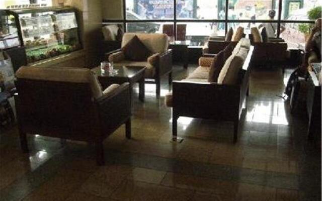 Warmyes Business Hotel