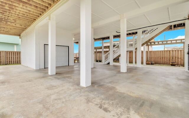 The Sandcastle 4 Bedroom Home by RedAwning