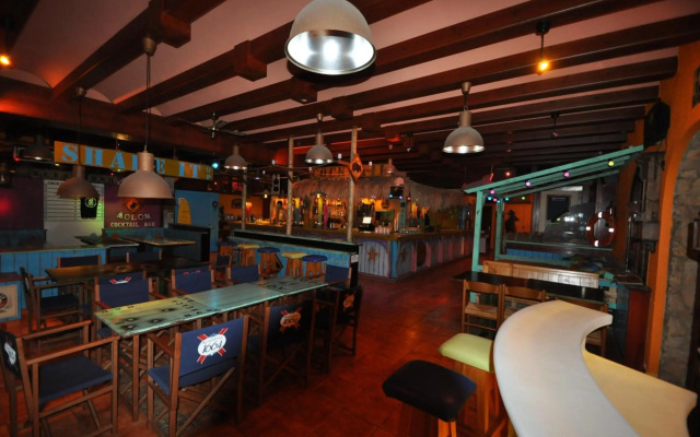 Safari Hotel