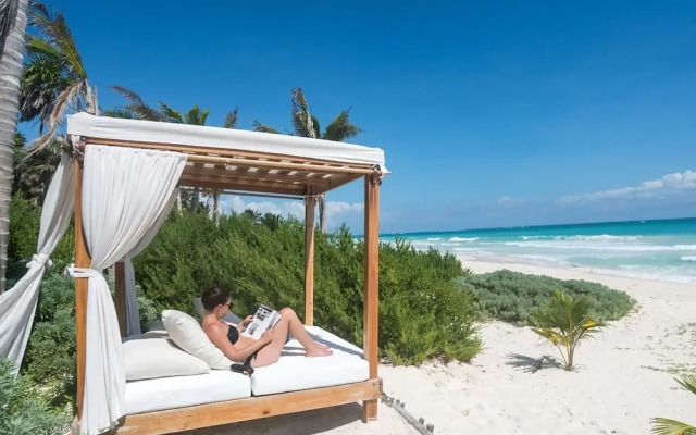 Anana Casa Cantarena Beachfront Meals Included