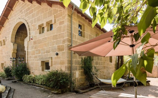 Lush Mansion in Lacapelle-marival With Jacuzzi