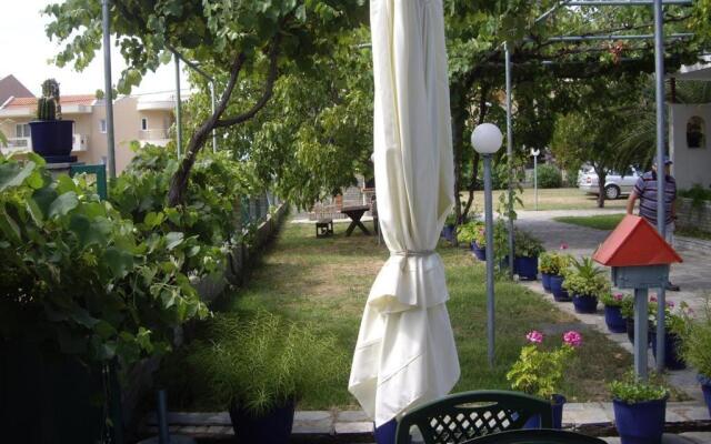 Maistrali Studios Apartments