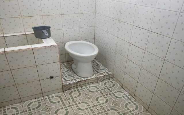 OYO Life 93256 Kos Meninting