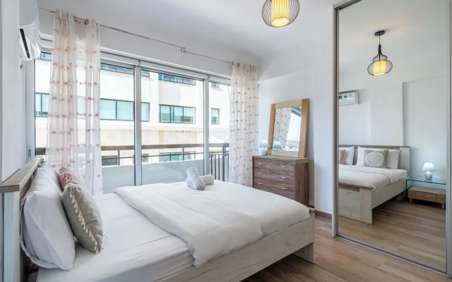 Berries 1-BR Apt in Larnaca